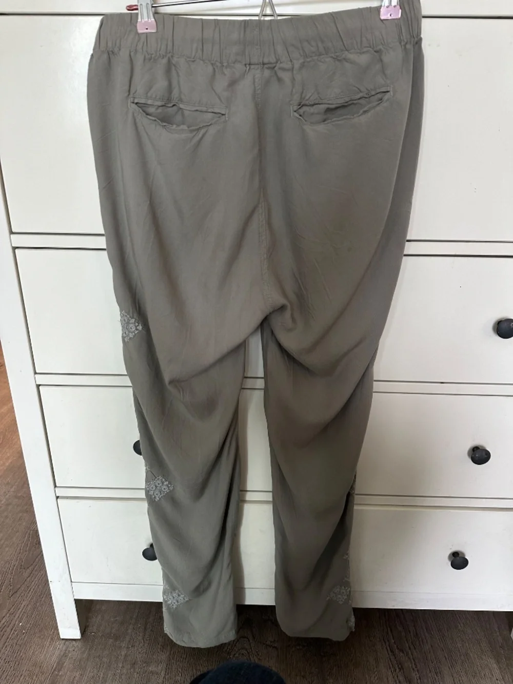 Sundance Tone it Up Embroidered Pull-on Pants - Picture 4 of 5